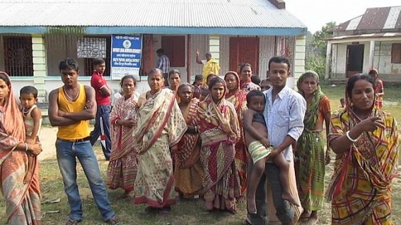 Udaipur : Crisis of drinking water; Women gheraod Laxmipati Panchayat