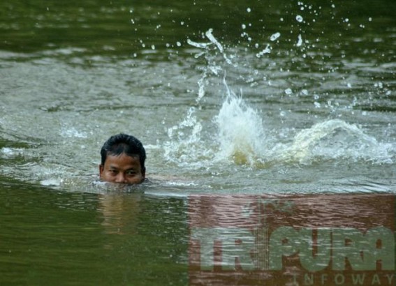 Scorching heat and prolonged load shedding makes life miserable