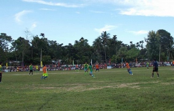 Binoy Badal Dinesh club grabbed the 13th Evergreen Cup: Defeated Kanailal Halam para by 2-1