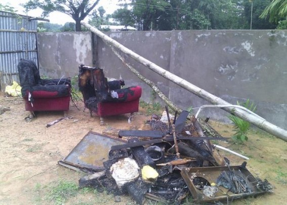 Goods worth lakhs perish in fire, fire services reaches lately