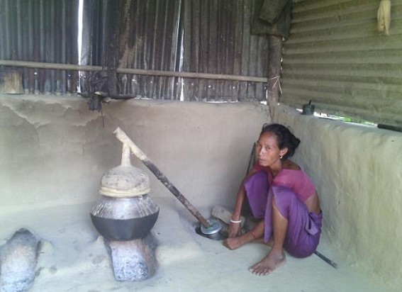 Rampant manufacturing of country made liquor at Belonia