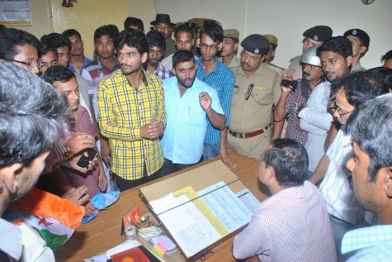 NSUI encircles Higher Education Director