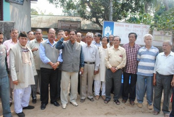 Residents gherao AD Nagar Post Office