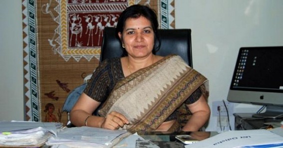 Sarengiâ€™s  sudden visit to state to investigate massive MGNREGA scams rattle Manikâ€™s administration :  â€˜Jt Secretary may inquire the lapses in work, which lead corruptionâ€™: DM talks to TIWN