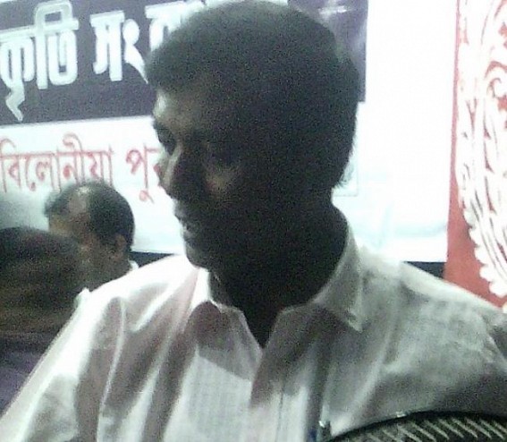 Government employee found promoting Kolkata based private college