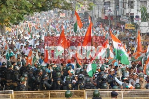 Existential crisis hits congress party: In party clash splits the party workers, is congress party towards extinction? 
