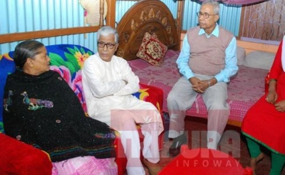 CM meets Martyâ€™s family members 