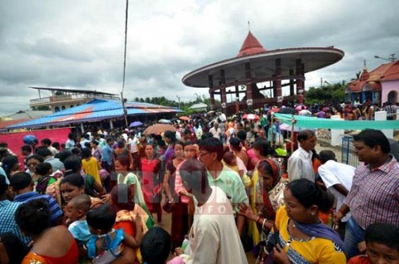 Huge crowd throngs at fourteen goddess on the 6th day of traditional Kharchi festival
