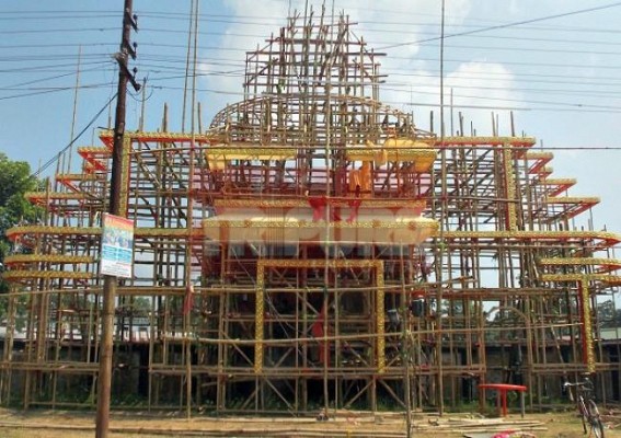 Last moment Puja preparations at the peak: Marquees and idols at finishing touch