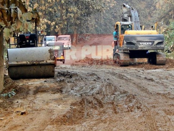 Rain hits NH-44 once again : disrupts work for uncertain future, increases passengers' pathos  