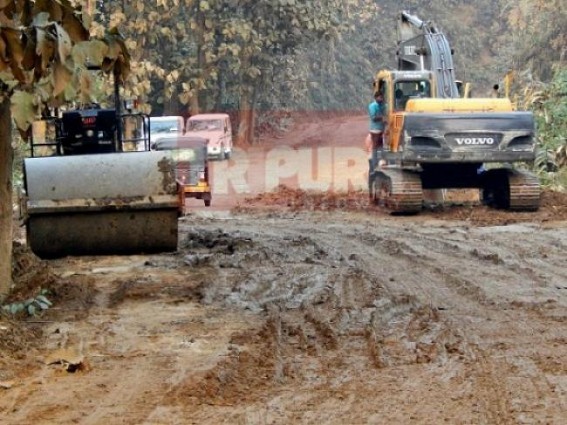 NH-44 deteriorated due to heavy rains : State PWDâ€™s maintenance blamed for beleaguered condition