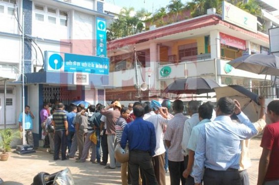 Central Govt gives another blow announcing â€˜non-acceptanceâ€™ of old notes at petrol pumps, Airports from Saturday : Shortage of Rs. 500 notes in Tripura ATMs, Banks triggers resentment 