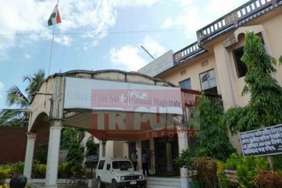 Ruling party leaders failed to speak in greater interest of the sub-division at Kamalpur: Commoners turned hopeless about the future 