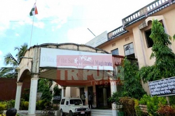 Reluctant Nagar Panchayat authority continued collection of taxes from disputed land owner citizens at Kamalpur: SDM ordered collection of fines from commoners 