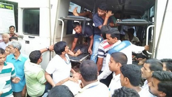 Road accident: 4 critical and 25 injured