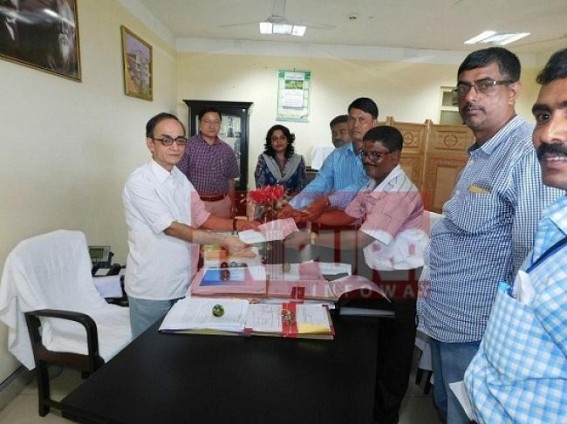 After Hunger Strike ended, CPI-M backed RMSA, SSA teachers conduct 'Mahakaran Abhiyan' : Tapan meets teachers !