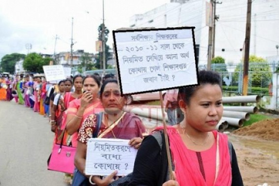 SSA Teachers continue Work Strike demanding Regularization