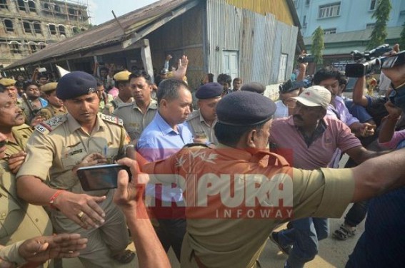 Journalists,  Commandant Tapan Debbarma came face to face at court premise : Mass agitation by journalists 