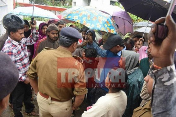 Agitation, gherao hit Ministers Complex after Bhanu Lal Saha denies to met Agriculture Dept's irregular staffs : 'Our conditions are like chilli inside Grinding Machine', said agitators