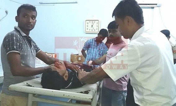 2 injured in road accident