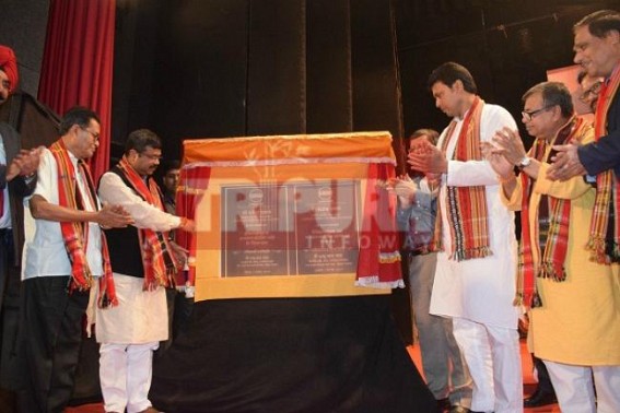 PM Modi's Ujjwala Yojana launched on â€˜Raksha Bandhanâ€™ Day in Tripura : â€˜5 lakh women die every year out of cooking gasâ€™s smokeâ€™, says Central Minister