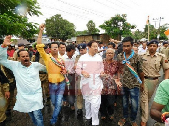 Media persons number were more than Cong agitators
