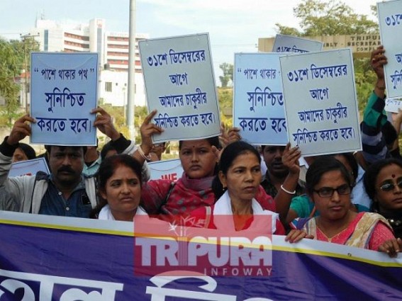 CPI-M's divide and role politics with Govt employees still successful from 10323 to SSA teachers : Confused terminated teachers fooling themselves by betraying blockade move