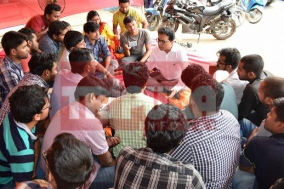Unrest in Tripura as 17 unemployed youths continue hunger strike at North Gate : 'Protest will continue till Govt accepts our demands', say strikers 