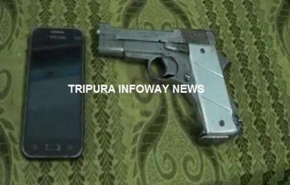 1 arrested with 9mm pistol