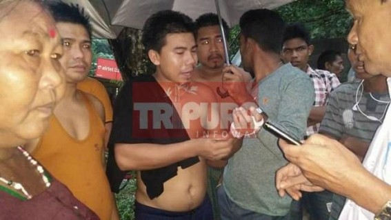 Madhupur locals demand transfer of OC Prasant Kr Dey