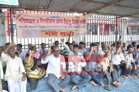 De-sheltered Udbastu families sit in demonstration : to begin Hunger Strike since 3 PM 