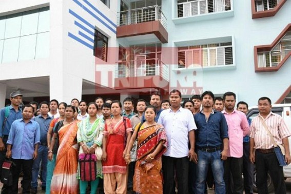 CPI-M's mass deprivation : SSA teachers demand regularization, deputation placed to Elementary Education Director 