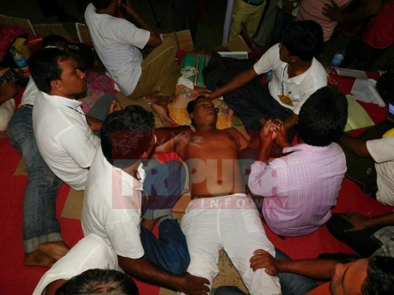 Day-4 of SSA teachersâ€™ hunger strike : total 22 persons fall sick, one shifted at IGM