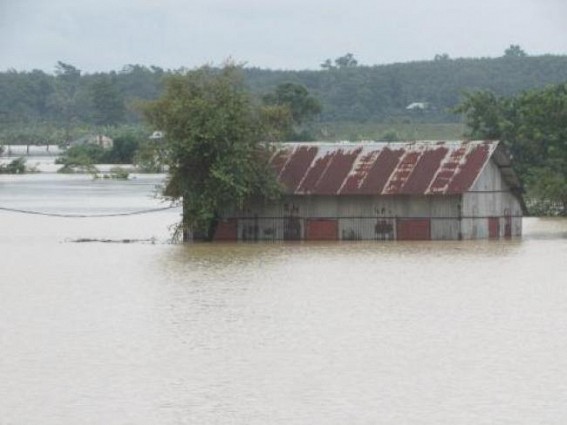 Northeast India, Bangladesh under severe flooding : 4,500 displaced, 170 killed as rains refuse to abate in Bangladesh