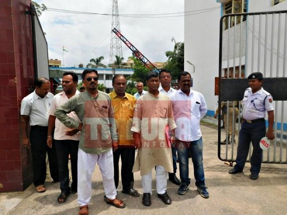 Left Front continues protest with Bidyut Ghosh case