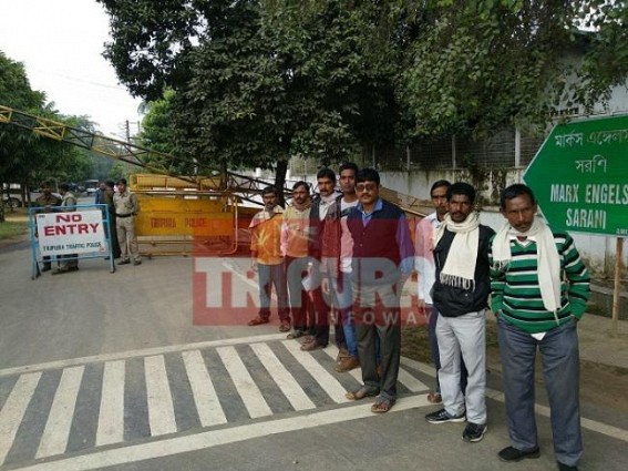 Desheltered Udbastu families place deputation to Finance Minister in demand of rehabilitation 