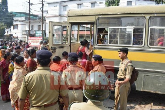 Chief Ministerâ€™s residence gheroaed by Desheltered Udbastu families : all arrested 
