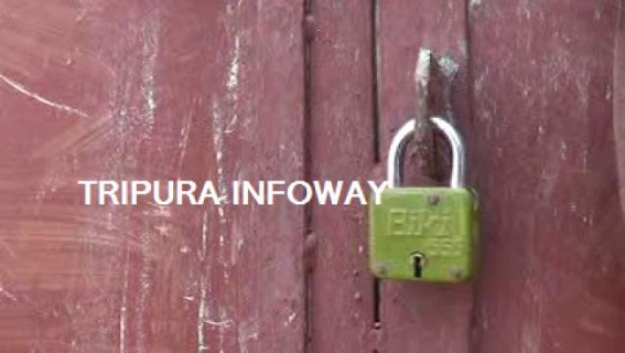 Congress supporters lock Congress Bhawan at Kamalasagar