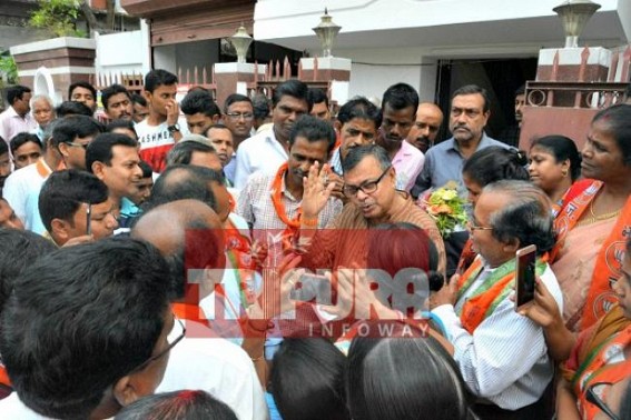 BJP OBC Morcha greet their Minister : Remind pre-poll promise about 'Reservation'