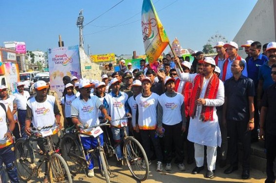 CM flags off 'Swachh Bharat Yatra'