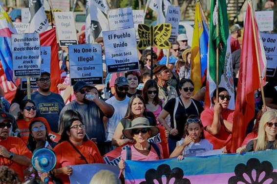 US halts border crossing after migrants protest in Mexico