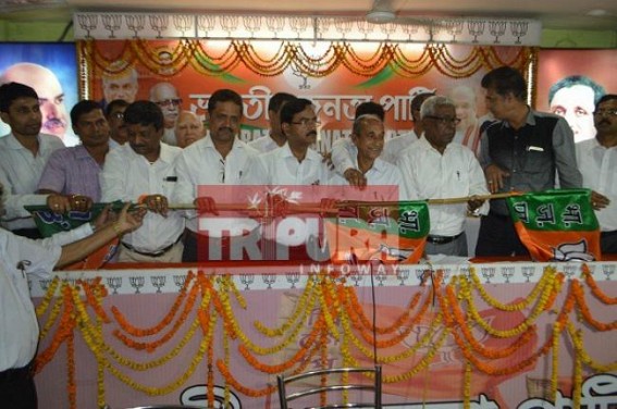 Advocates join BJP ahead of Bar Council Election, say, 'Bharat Mata Ki Jay'