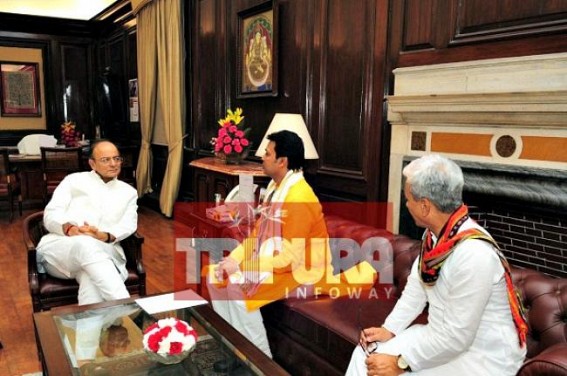 Union Finance Ministryâ€™s Fund allocations are being projected  as â€˜Delhiâ€™ charity, rather than BJPâ€™s pre-poll promises : No allocation for 7th Pay Commission yet