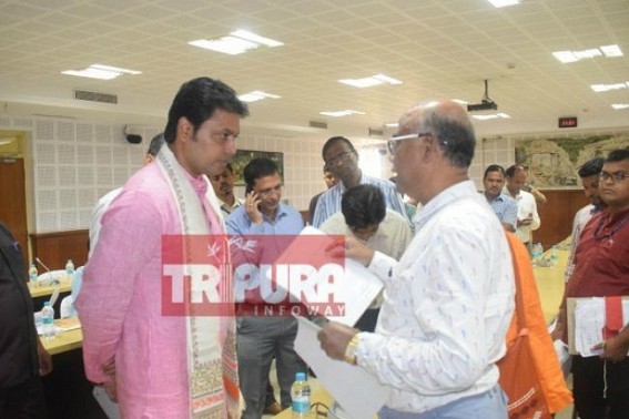 CM calls â€˜Janata Durbarâ€™ at Secretariat