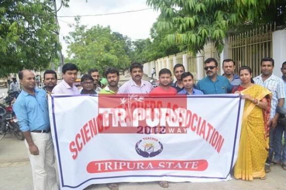 Science Teachers (Batch 2012) continuing service on fixed scale after 6 years of job career, met CM