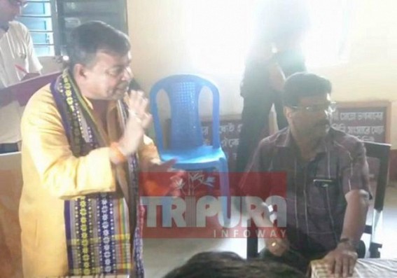 Ratan Lal Nath continues surprise visits, visited two schools in Udaipur