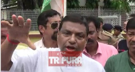 Karnataka Governor has â€˜rapedâ€™ Democracy : Congress leader