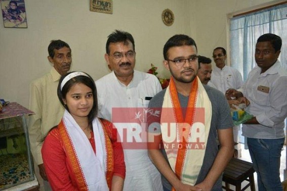 Minister  greets Udaipur students who bag 9th, 10th position in TBSE Science Class-XII Exams