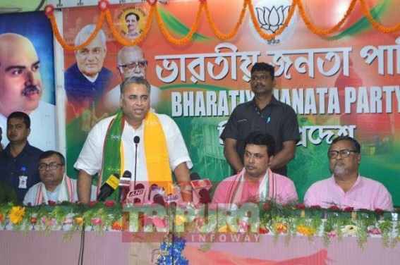 â€˜Post is given by Party for Upoyog (Utilize), not for Upobhog (Enjoyment)â€™, Deodhar reminds BJP leaders in felicitation programme 