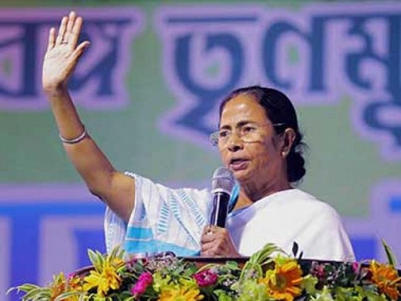 Modi accuses Mamata of protecting scamsters, she calls him 'master of corruption'